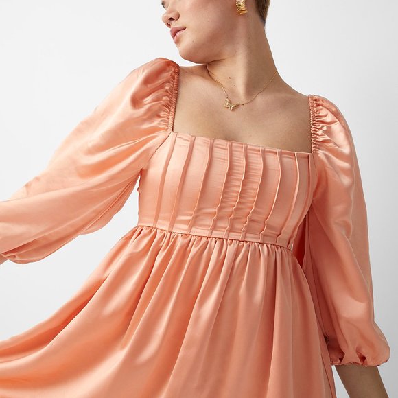 Satin lovely dress by Simons - Picture 2 of 2